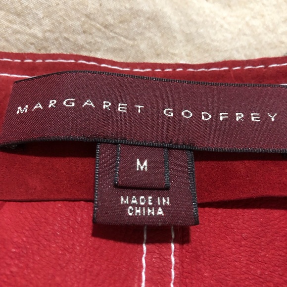 Vintage Red Leather Cape! Gorgeous accessory. Excellent quality & craftsmanship - Picture 5 of 7